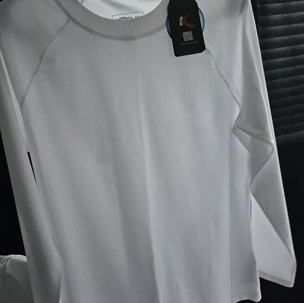 Women's MED White Long Sleeve Shirt W.  UV Block Tech